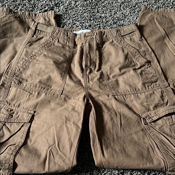 Cute, Brown cargo Bershka jeans! Size 2 in really good condition! - Picture 1 of 5